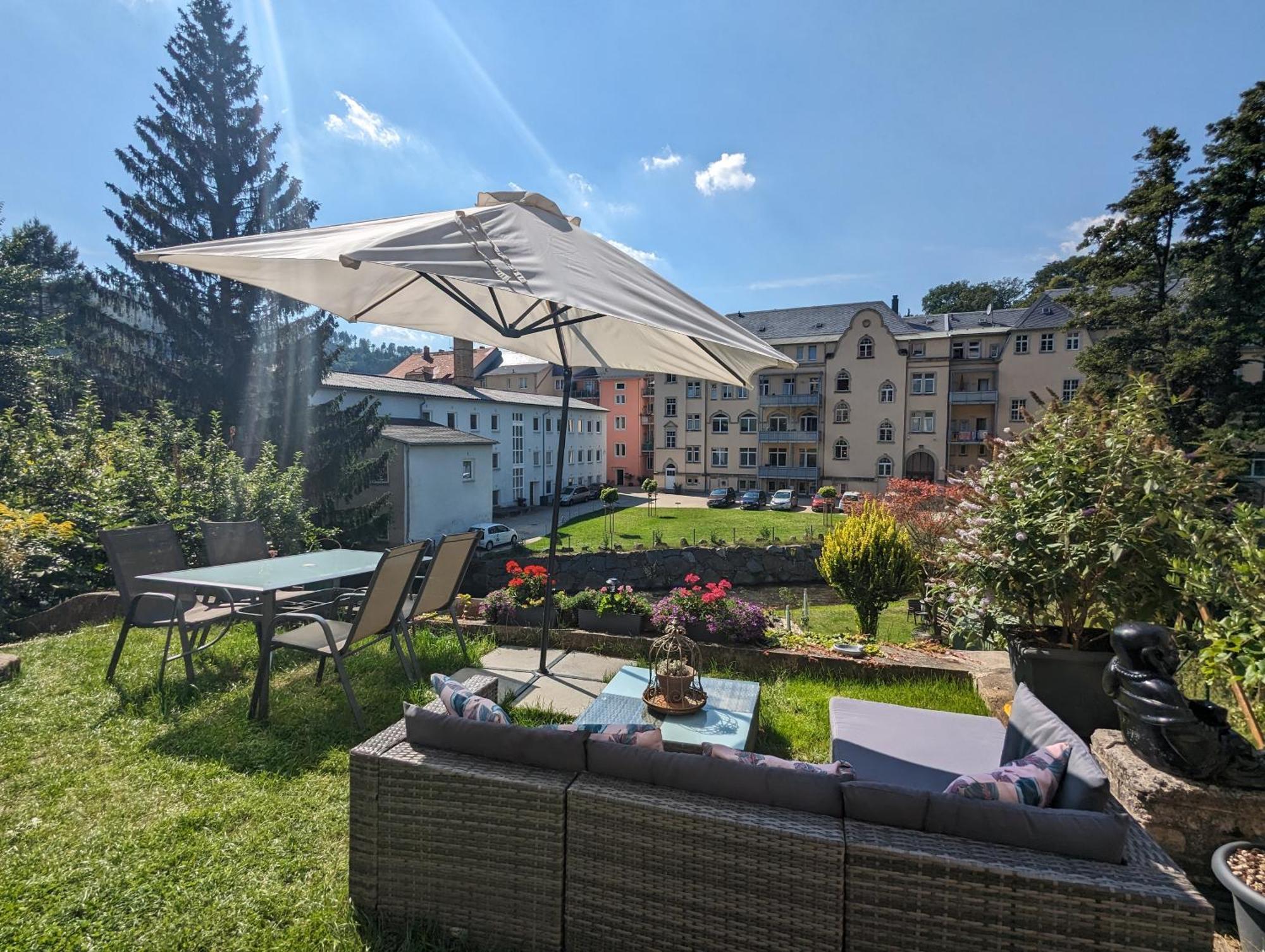 F1 - Urlaubsmagie - Helle Wohnung Mit Sauna & Pool & Whirlpool Sebnitz Luaran gambar