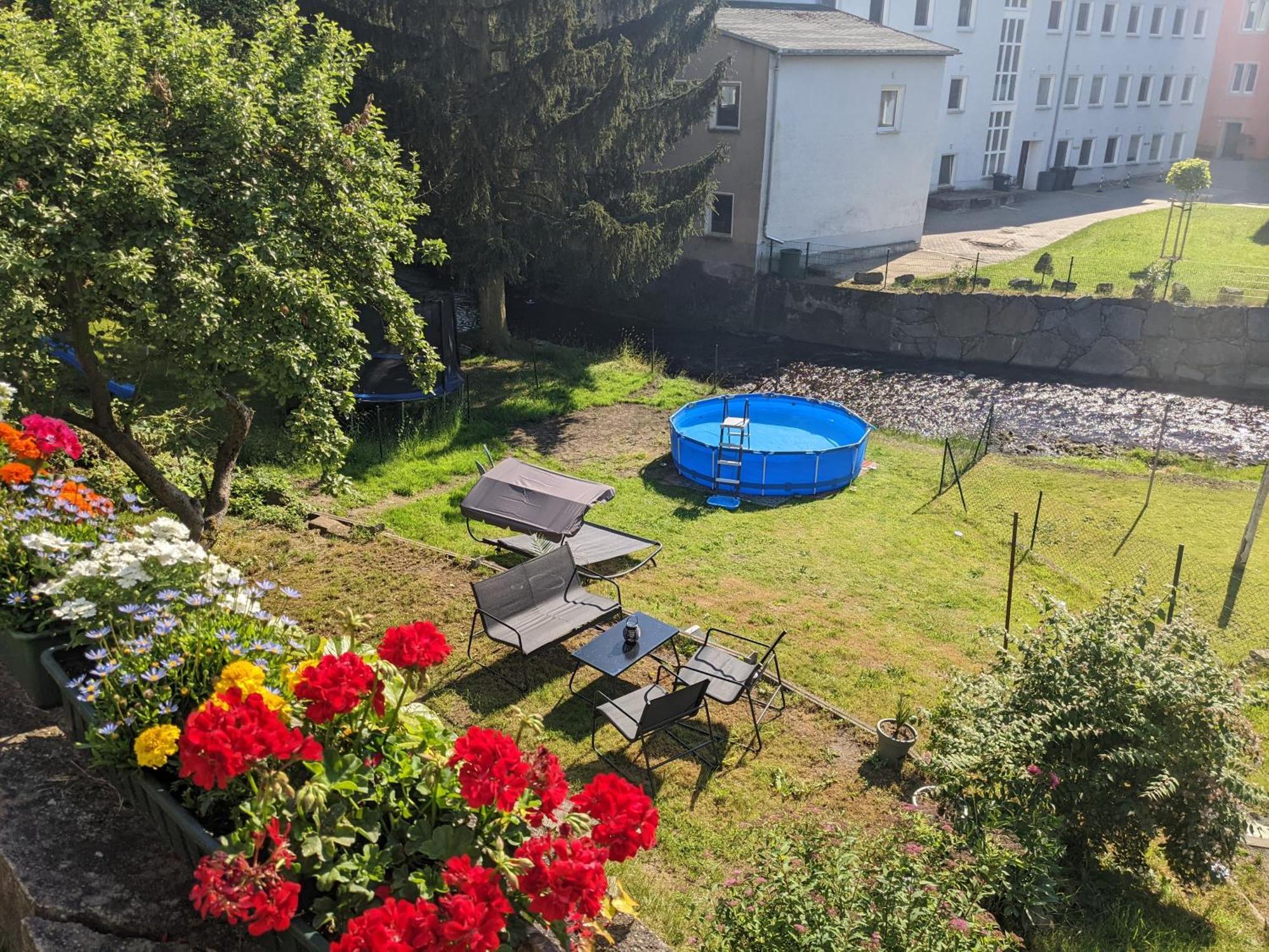 F1 - Urlaubsmagie - Helle Wohnung Mit Sauna & Pool & Whirlpool Sebnitz Luaran gambar