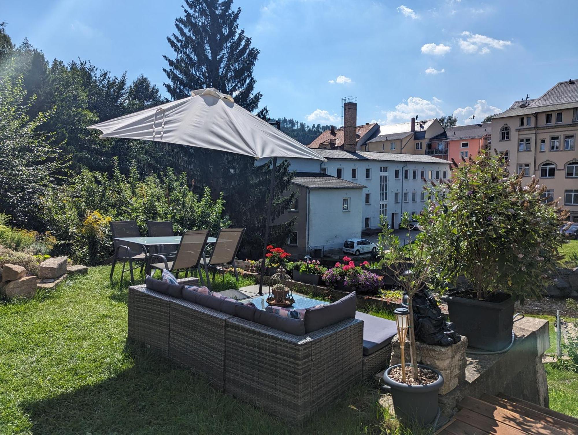 F1 - Urlaubsmagie - Helle Wohnung Mit Sauna & Pool & Whirlpool Sebnitz Luaran gambar