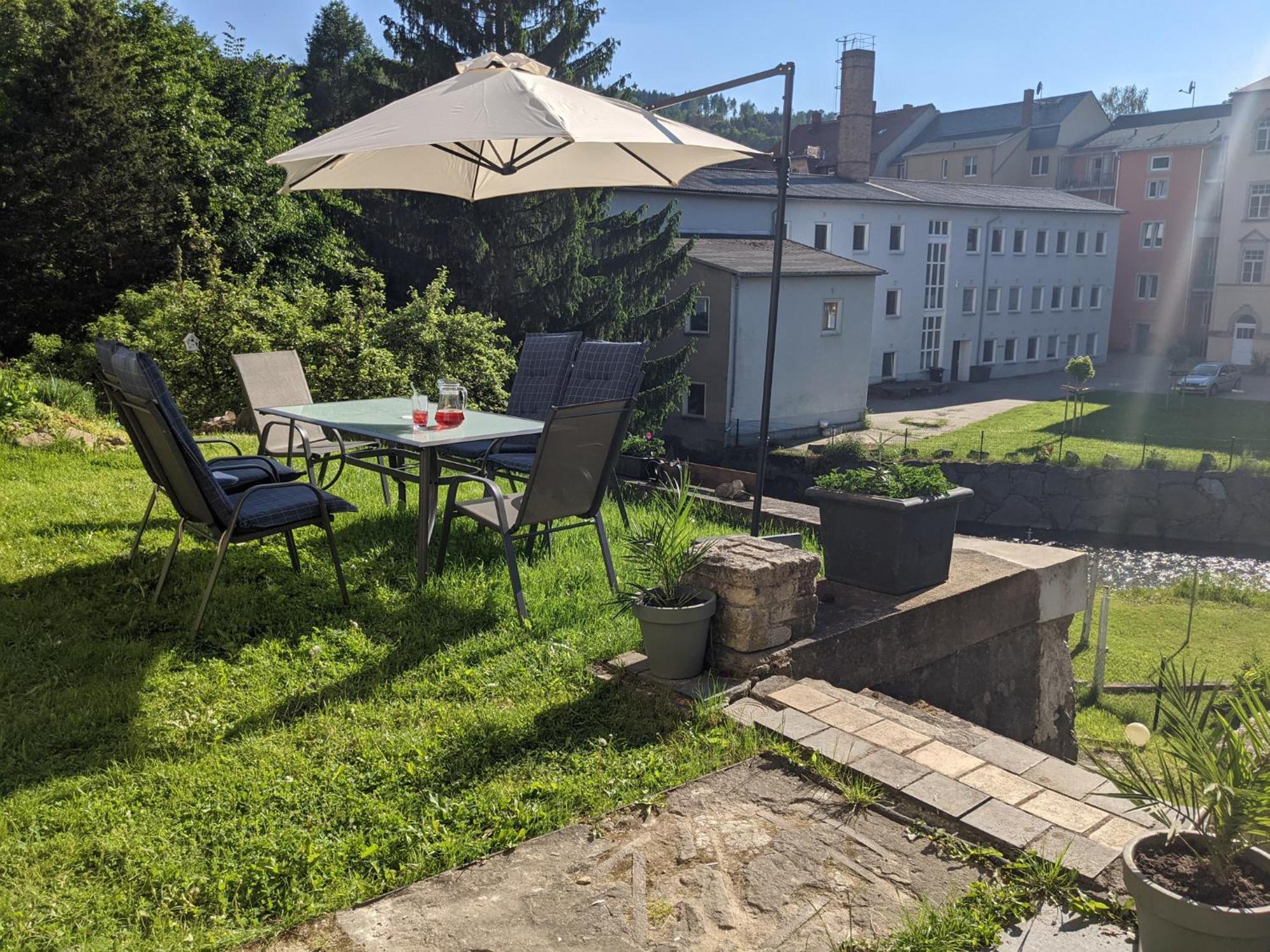 F1 - Urlaubsmagie - Helle Wohnung Mit Sauna & Pool & Whirlpool Sebnitz Luaran gambar