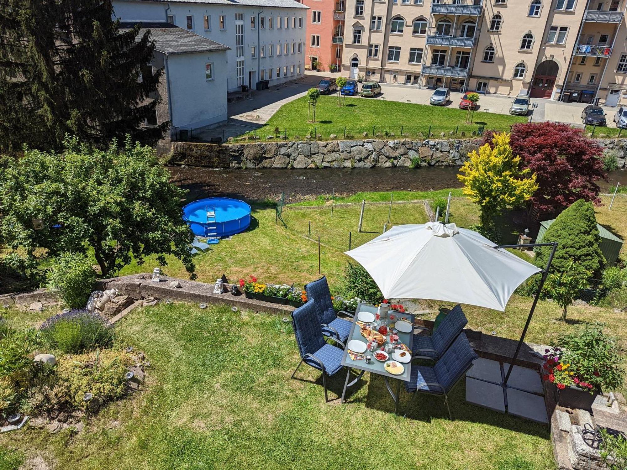 F1 - Urlaubsmagie - Helle Wohnung Mit Sauna & Pool & Whirlpool Sebnitz Luaran gambar
