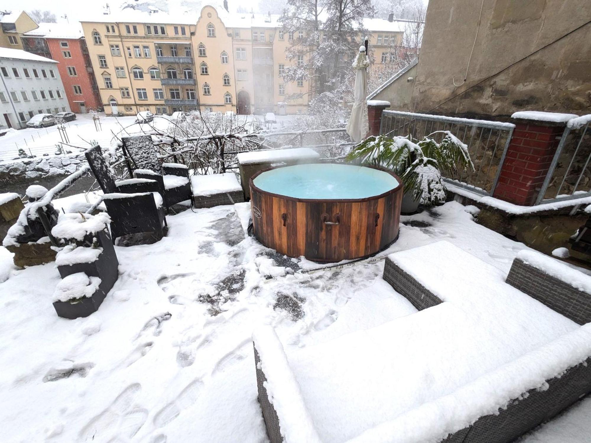 F1 - Urlaubsmagie - Helle Wohnung Mit Sauna & Pool & Whirlpool Sebnitz Luaran gambar